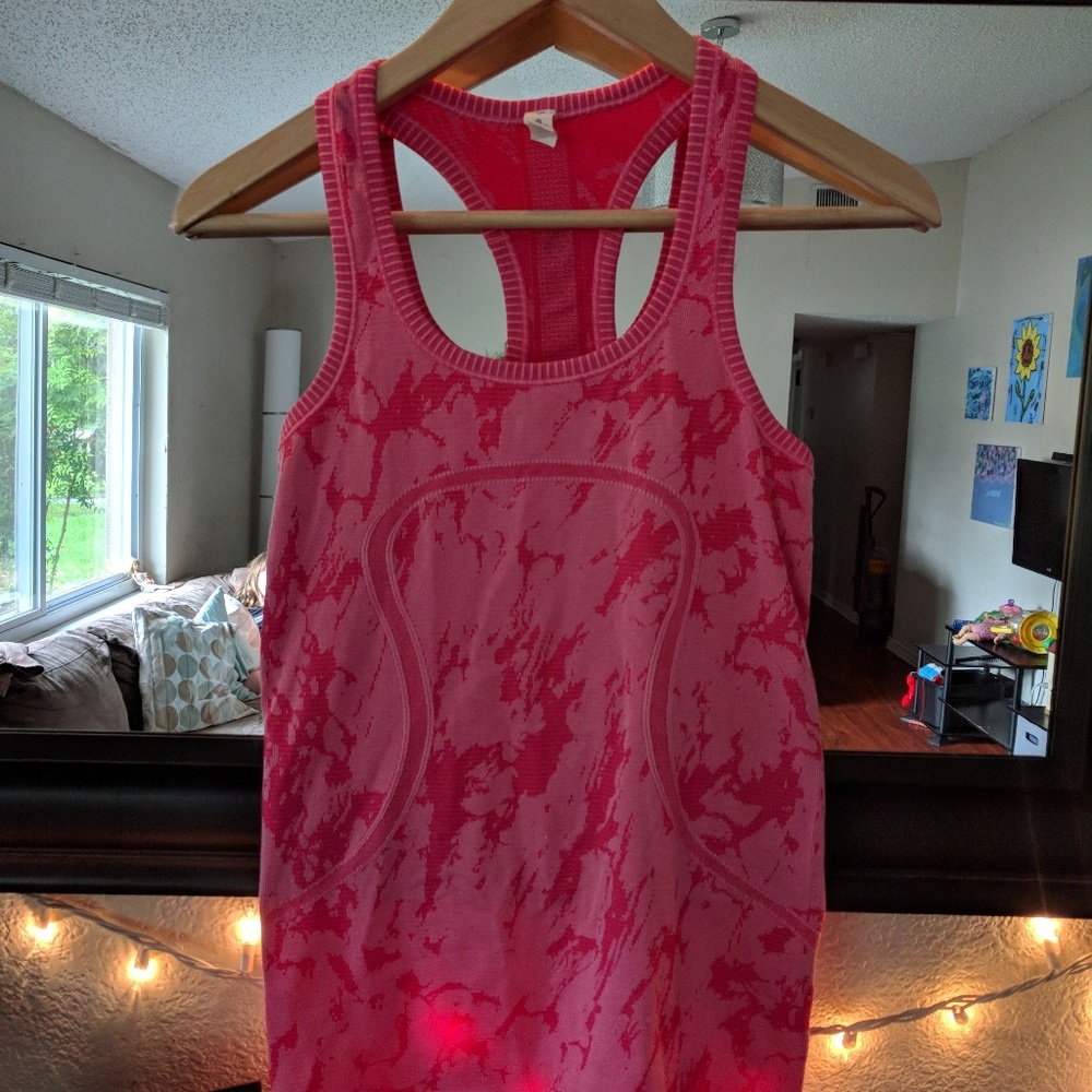 Lululemon tank